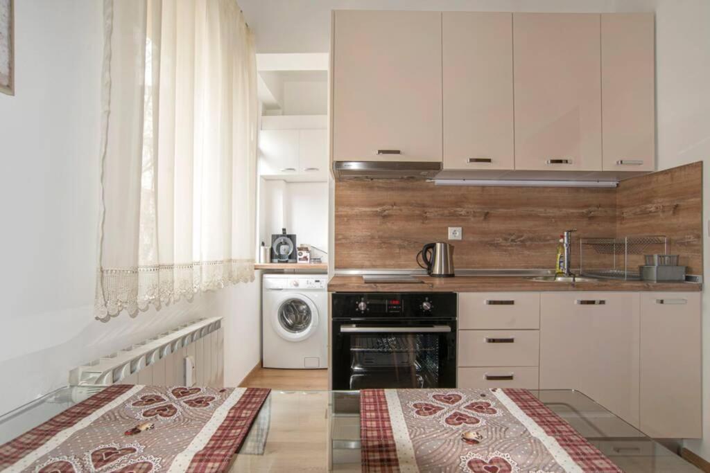 Elegant & Stylish 2 Bedroom Top Central Apartment Sófia Exterior foto